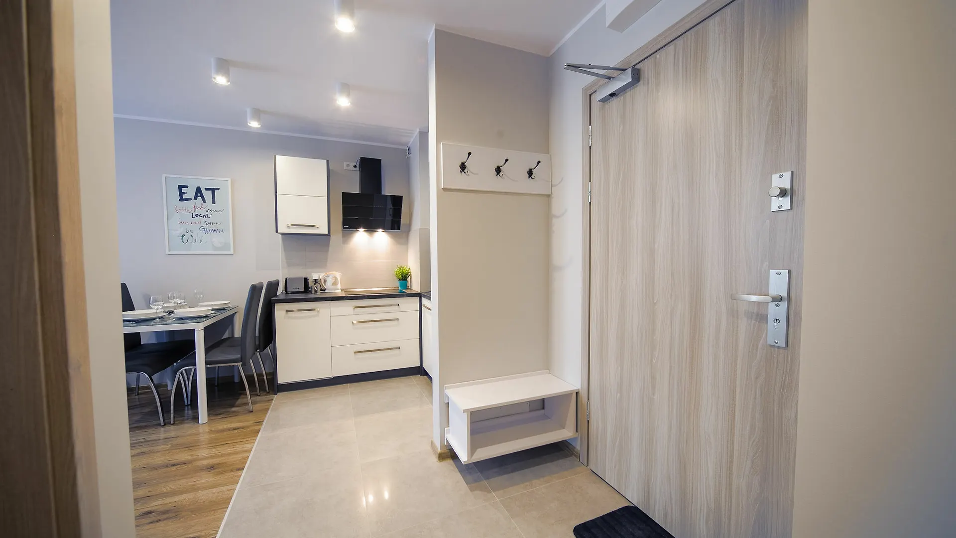 Friendhouse Apartments - Krowoderska Krakow Poland