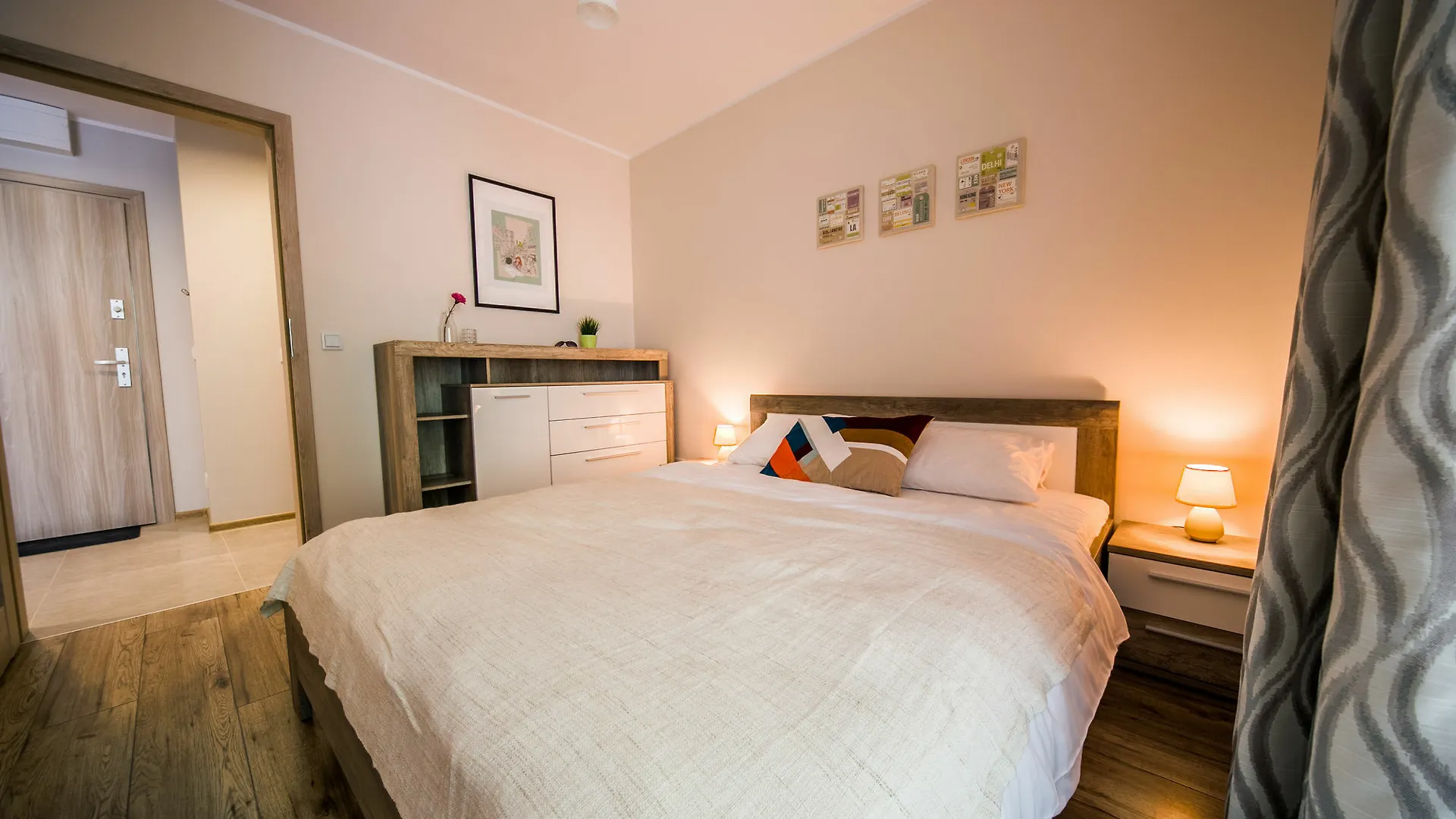 Friendhouse Apartments - Krowoderska Krakow 0*,  Poland